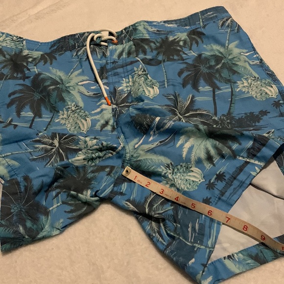 Tommy bahama trunk size XXL - Picture 4 of 7